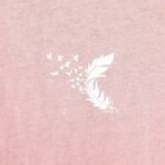 Camiseta con Estampado de Mariposa y Pluma - Imagen 3