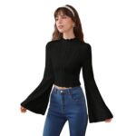 Camiseta Crop Negra con Manga de Campana