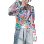 Polera crop con estampado abstracto multicolor y mangas largas - Imagen 3