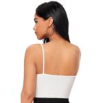 Top Crop Blanco y Negro Asimétrico con Costuras Contrastantes - Imagen 3