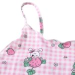 Top con tirantes finos para niña, estampado de dibujos animados con conejos y frutillas sobre fondo - Imagen 3