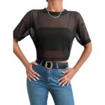 Top con tirantes + camiseta de malla negra con hombros caídos