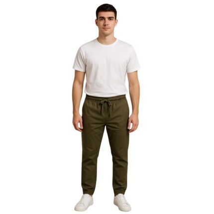 Jogger verde militar con bolsillos amplios