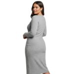 Vestido Corto Canalé Gris con Escote en V - Imagen 2