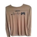 Polera manga larga gamer café, diseño control "GAME ON!" - Imagen 2