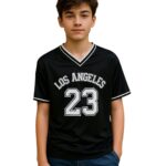 Remera Negra "Los Angeles 23" Cuello V Algodón Deportiva - Imagen 3