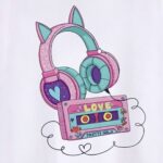 Polera Niña Blanca Diseño Cassette y Audífonos Kawaii - Imagen 4