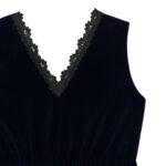 Blusa azul terciopelo con encaje elegante - Imagen 5