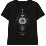 Polera negra astronómica con frase mística