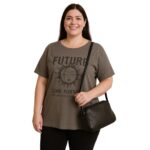 Polera café “Future Look Forward”