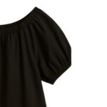 Blusa negra hombros descubiertos y mangas globo - Imagen 5